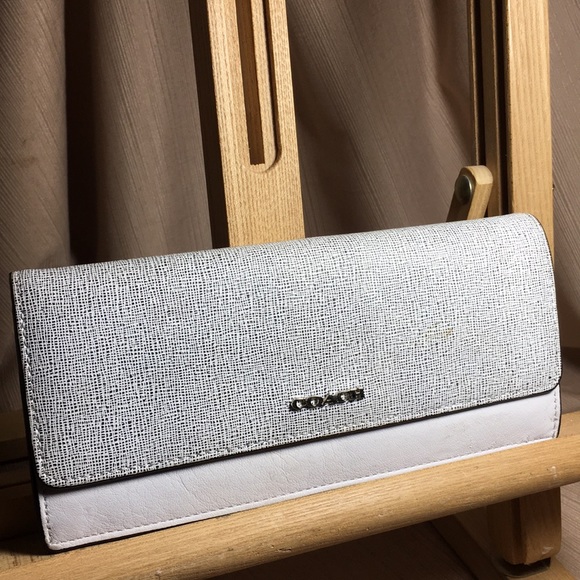 Coach Handbags - Coach wallet